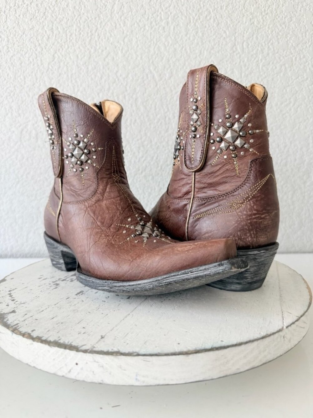 Old Gringo STELLETTA Short Brown Studded Cowboy Boots Womens 7 Snip Toe Ankle